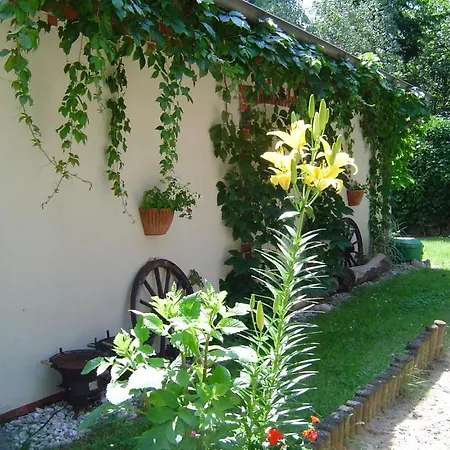 Landhaus Lichterfelde شقة